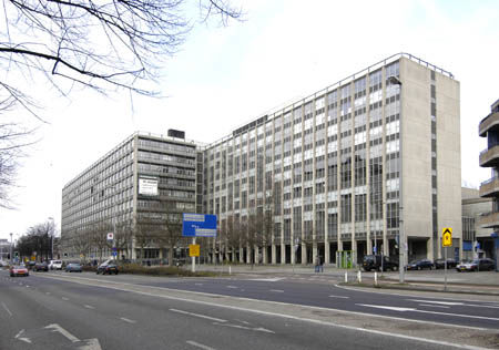 Trường ĐHQT Kinh tế và Quản trị Hogeschool Van Amsterdam - Ảnh 1